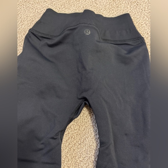 LULULEMON SPELLOUT SIZE 2 leggings - Picture 5 of 11